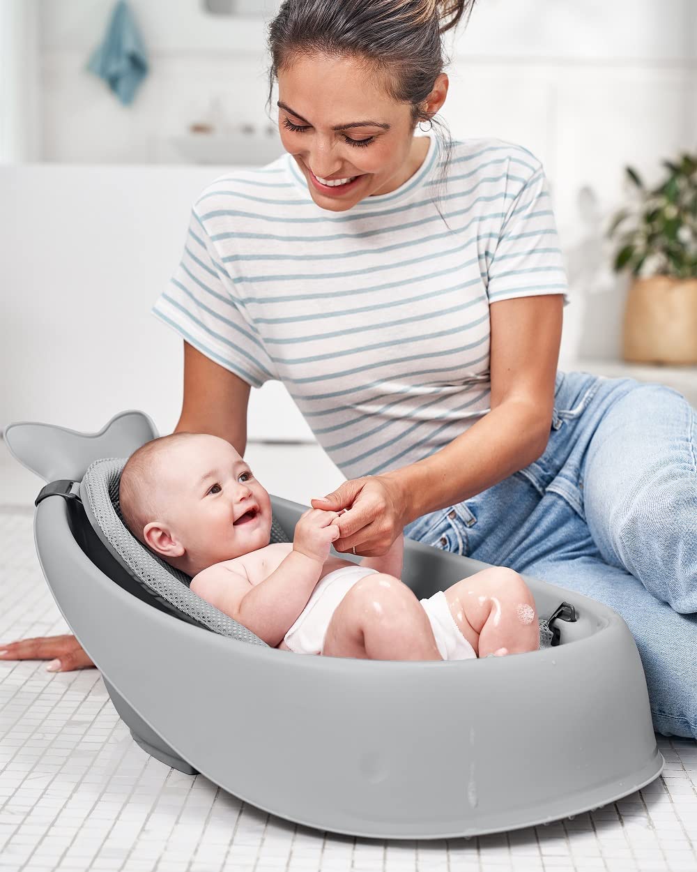 Skip Hop Baby Bath Tub 4-in-1 Grow with Baby Infant to Toddler , White