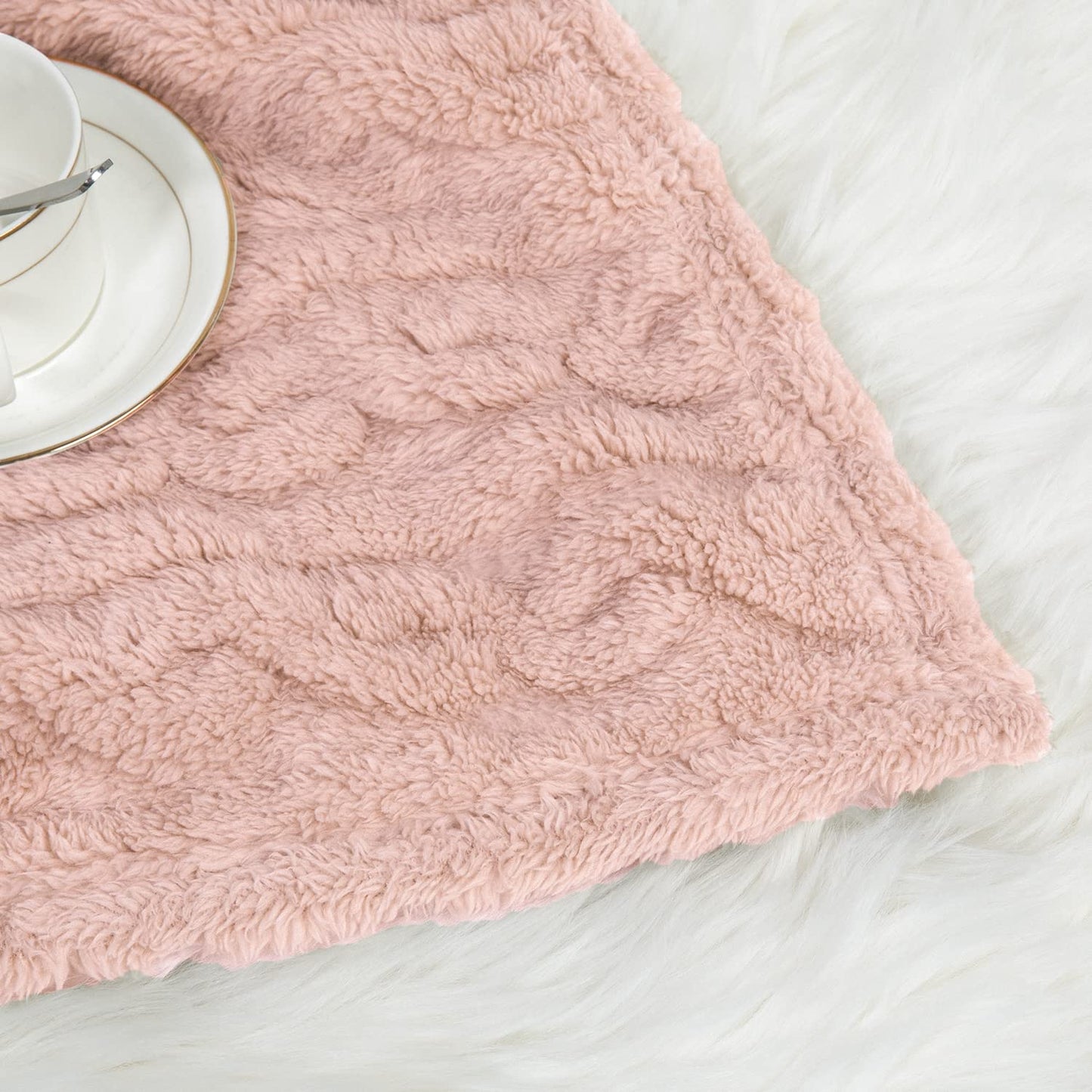 HOMRITAR Baby Blanket for Girls Toddlers 3D Fleece Fluffy Fuzzy Blanket for Baby, Soft Warm Cozy Fleece Blanket, Infant or Newborn Receiving Blanket 330GSM (30 x 40 Inch, Pink)