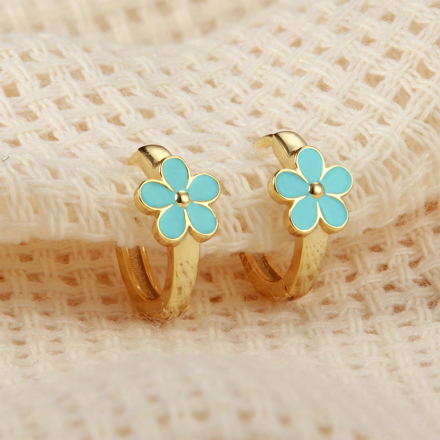 MILACOLATO 925 Sterling Silver Small Hoop Earrings Toddler 18K Gold Plated Huggie Hoop Earrings Daisy Flower Hoop Earrings for Women Hypoallergenic Earrings for Sensitive Ears