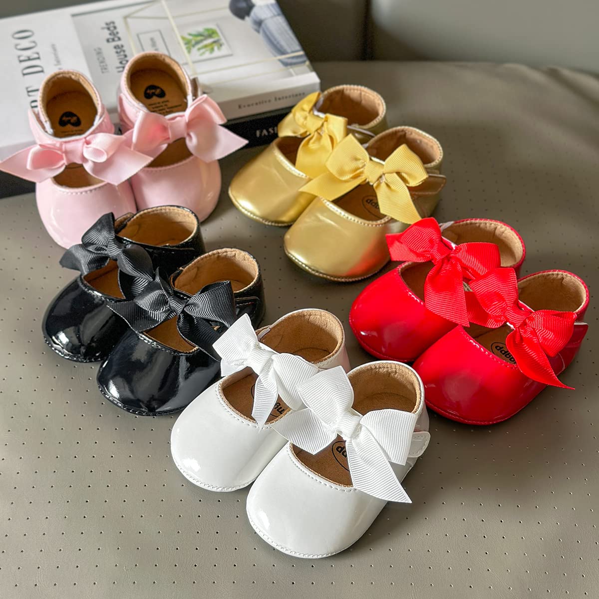 Baby Girls Mary Jane Flats with Bowknot Flowers Soft Newborn Infant First Walkers Crib Shoes Wedding Party Christmas Dress Shoes