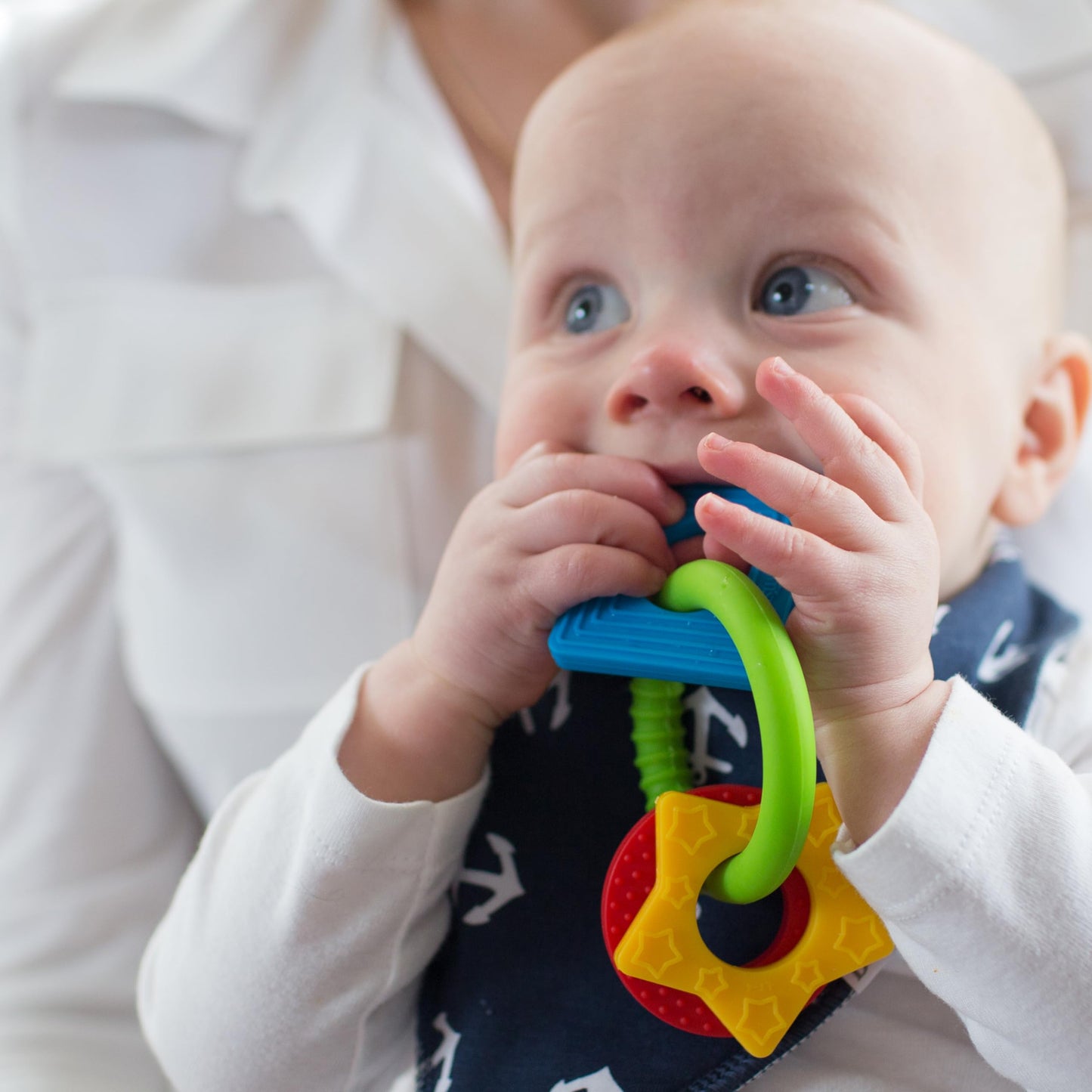 Dr. Brown's AquaCool Water-Filled Baby Teether, Cools & Massages Sore Gums, BPA Free, Pineapple and Apple, 2 Pack, 3m+
