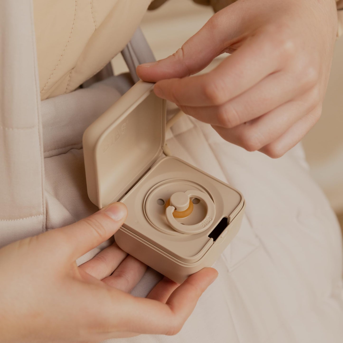 BIBS Pacifier Box with Loop for Storing & Carrying Soothers | 100% BPA Free Material | Designed & Made in Denmark | Vanilla