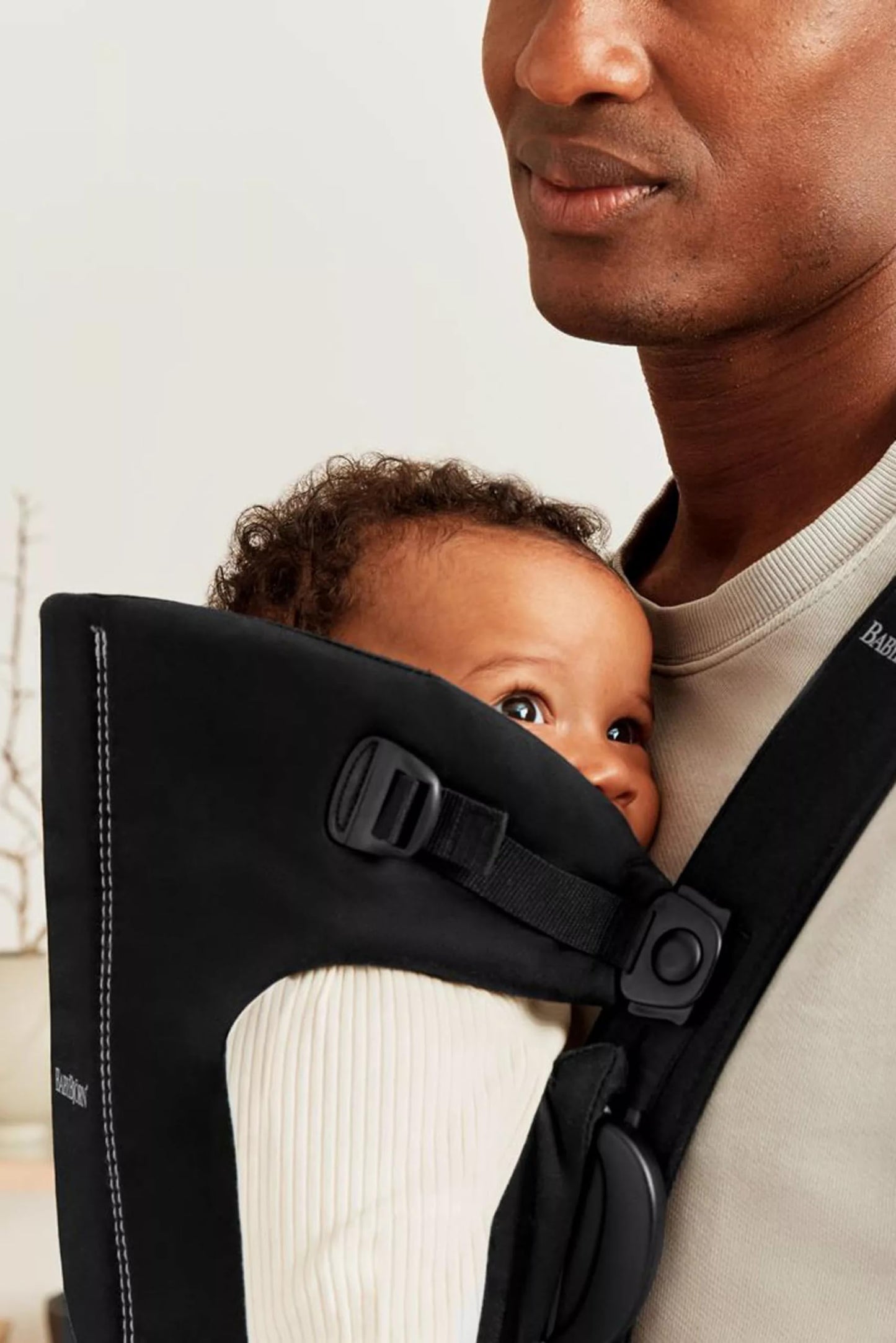 BabyBjörn Baby Carrier Mini, 3D Jersey, Light Beige | Newborn Carrier (7-25 lbs), Ergonomic, Easy-to-Use