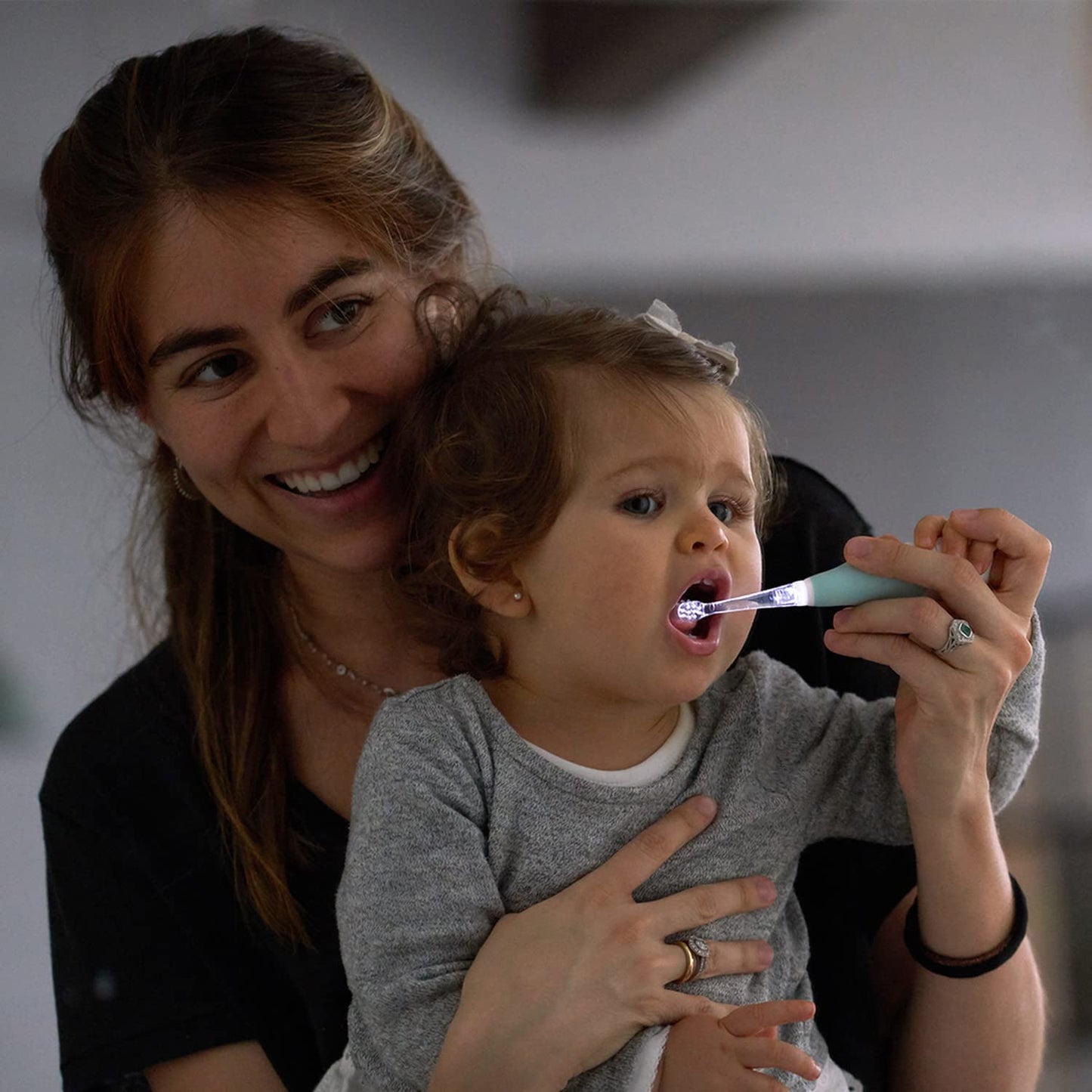 Papablic Toddler Sonic Electric Kids Toothbrush for Ages 1-3 Years, Baby Electric Toothbrush with Cute Penguin Cover and Smart LED Timer, 2 Brush Heads (Pippin)
