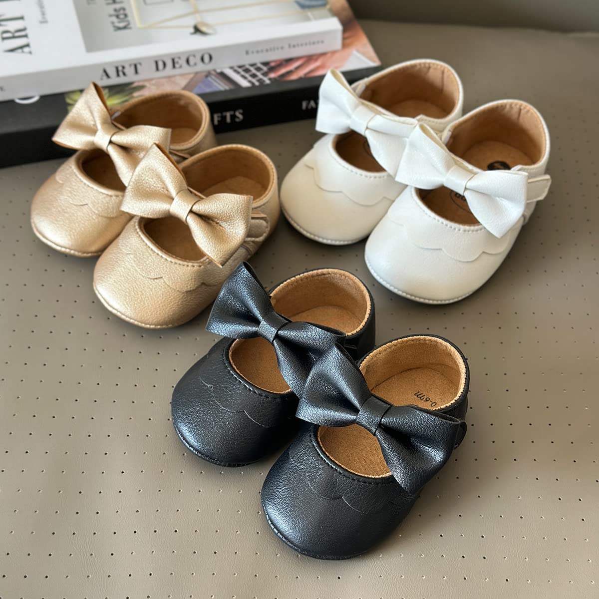 Baby Girls Mary Jane Flats with Bowknot Flowers Soft Newborn Infant First Walkers Crib Shoes Wedding Party Christmas Dress Shoes