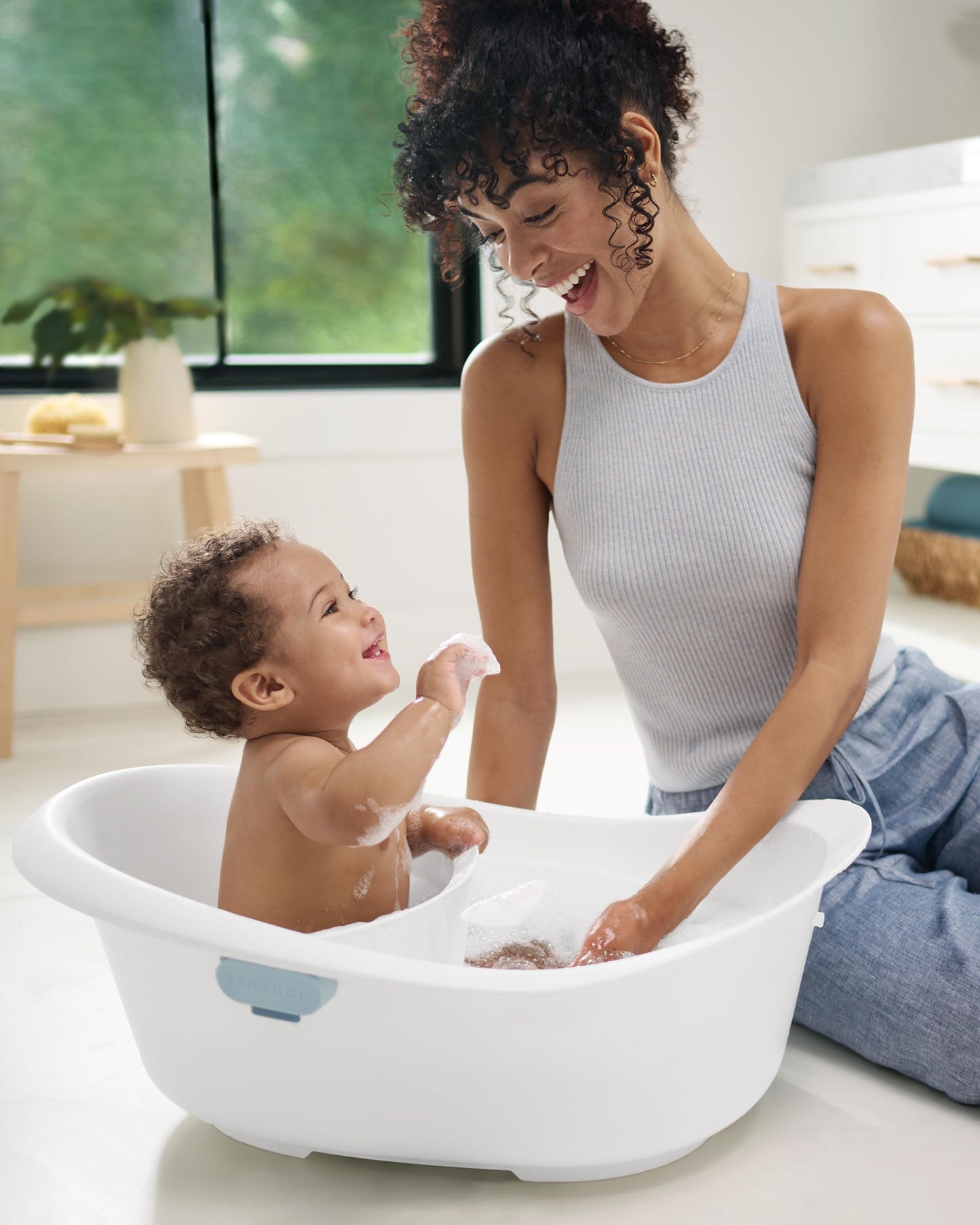 Skip Hop Baby Bath Tub 4-in-1 Grow with Baby Infant to Toddler , White