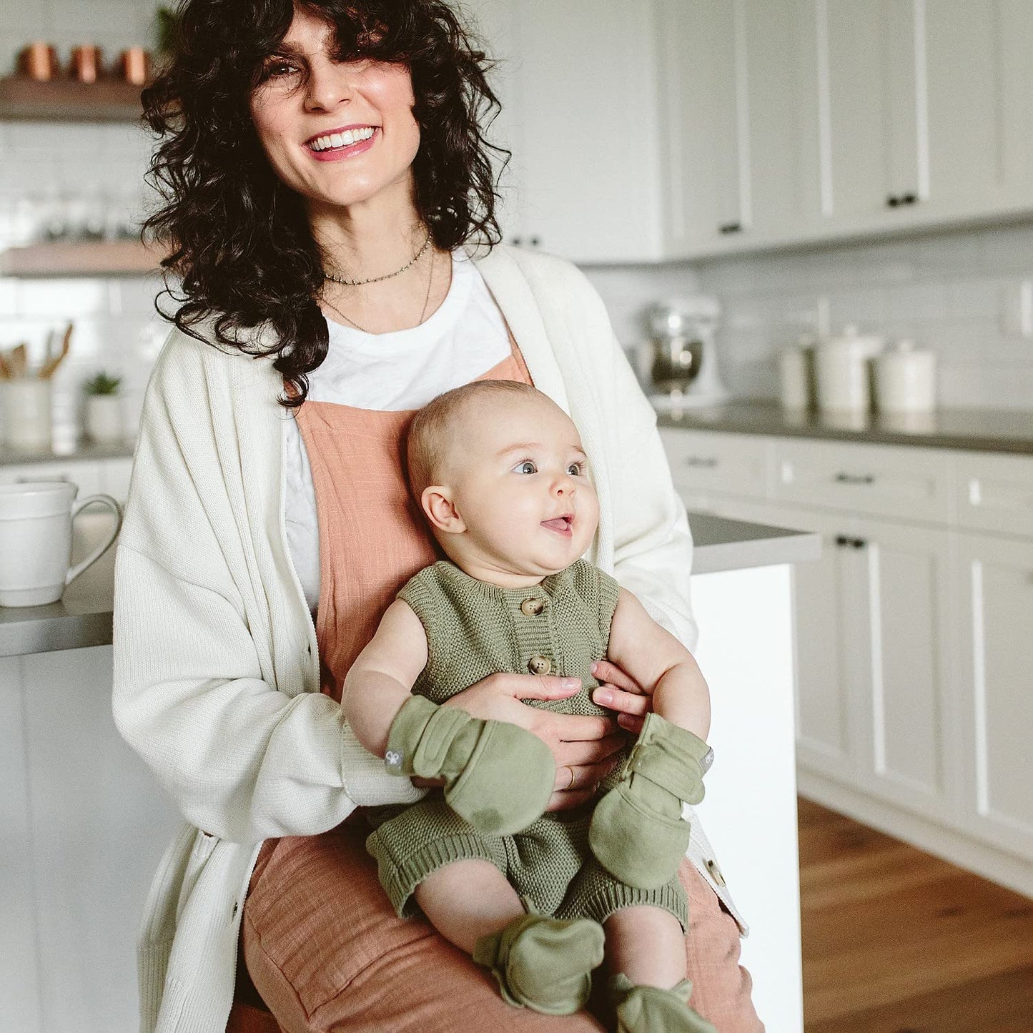 goumikids Viscose Made from Bamboo Cotton Anti-Scratch Soft Stay-On Mitts