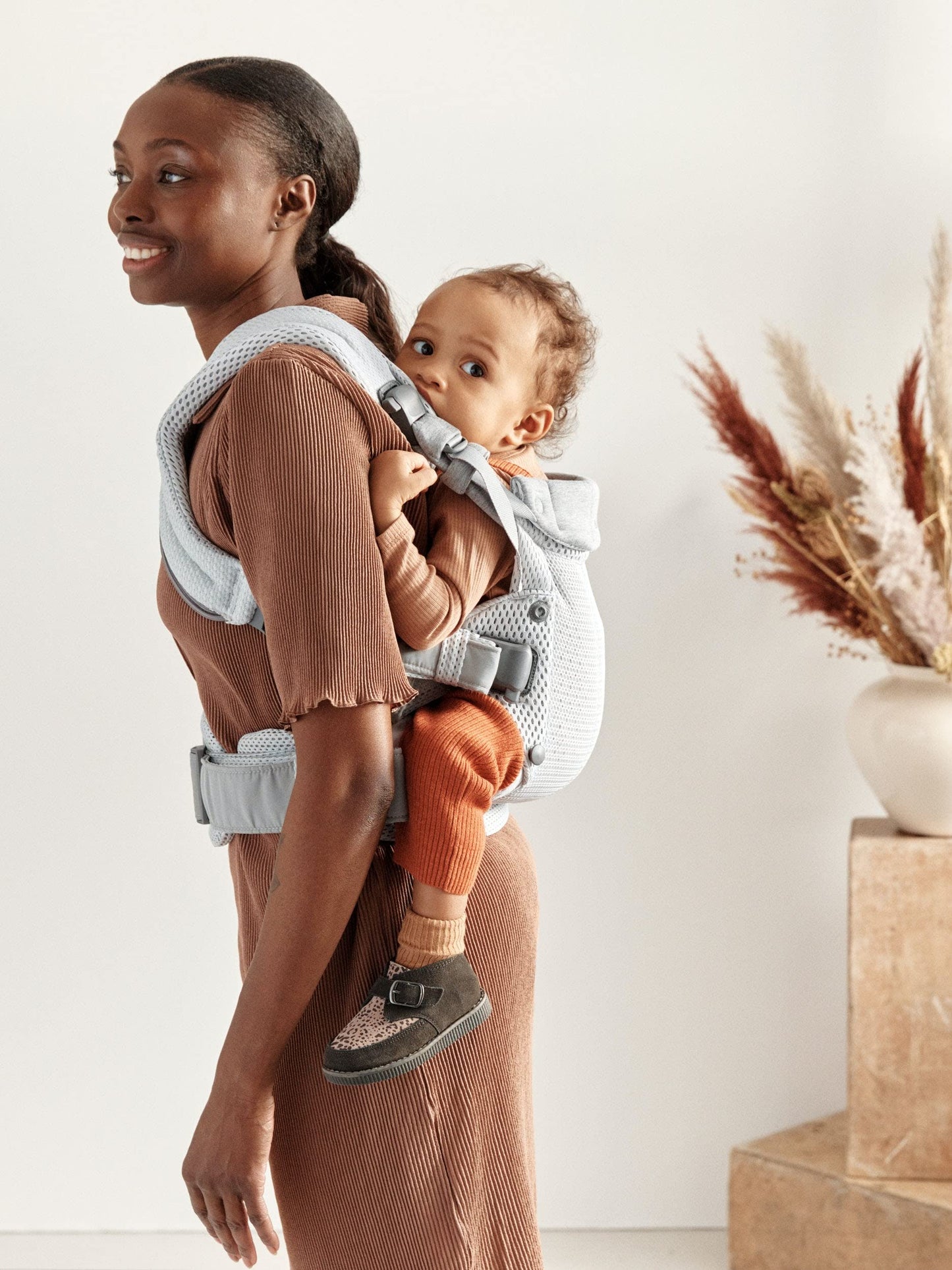 BabyBjörn Baby Carrier Harmony, Cream, 3D Mesh, 3-in-1 Ergonomic Baby Carrier; Newborn, Facing-in, Outward-Facing, and Back Carrying Positions Supported (7-40 lbs), Newborn to Toddler