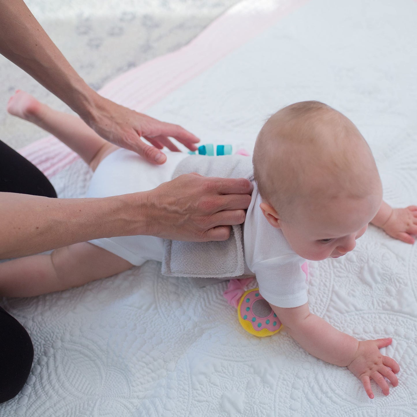 Dr. Brown's Infant Gripebelt Heated Belly Band, Soothe Baby's Tummy with Gentle Warmth and Compression, Hedgehog, 0m+
