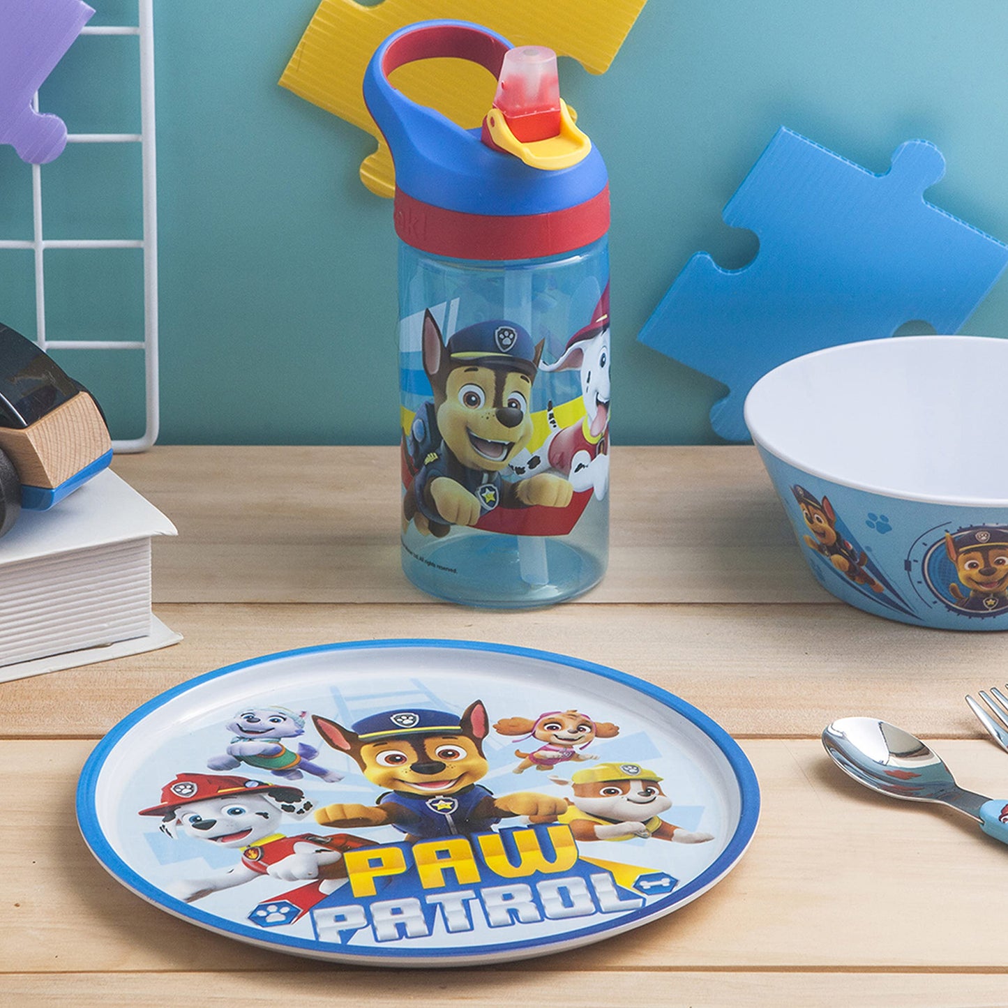 Zak Designs 5-Piece Dinnerware Set, Baby Shark - Durable Plastic & Stainless Steel - Includes Water Bottle, 8-Inch Plate, 6-Inch Bowl, Fork & Spoon - Suitable for Kids Ages 3+