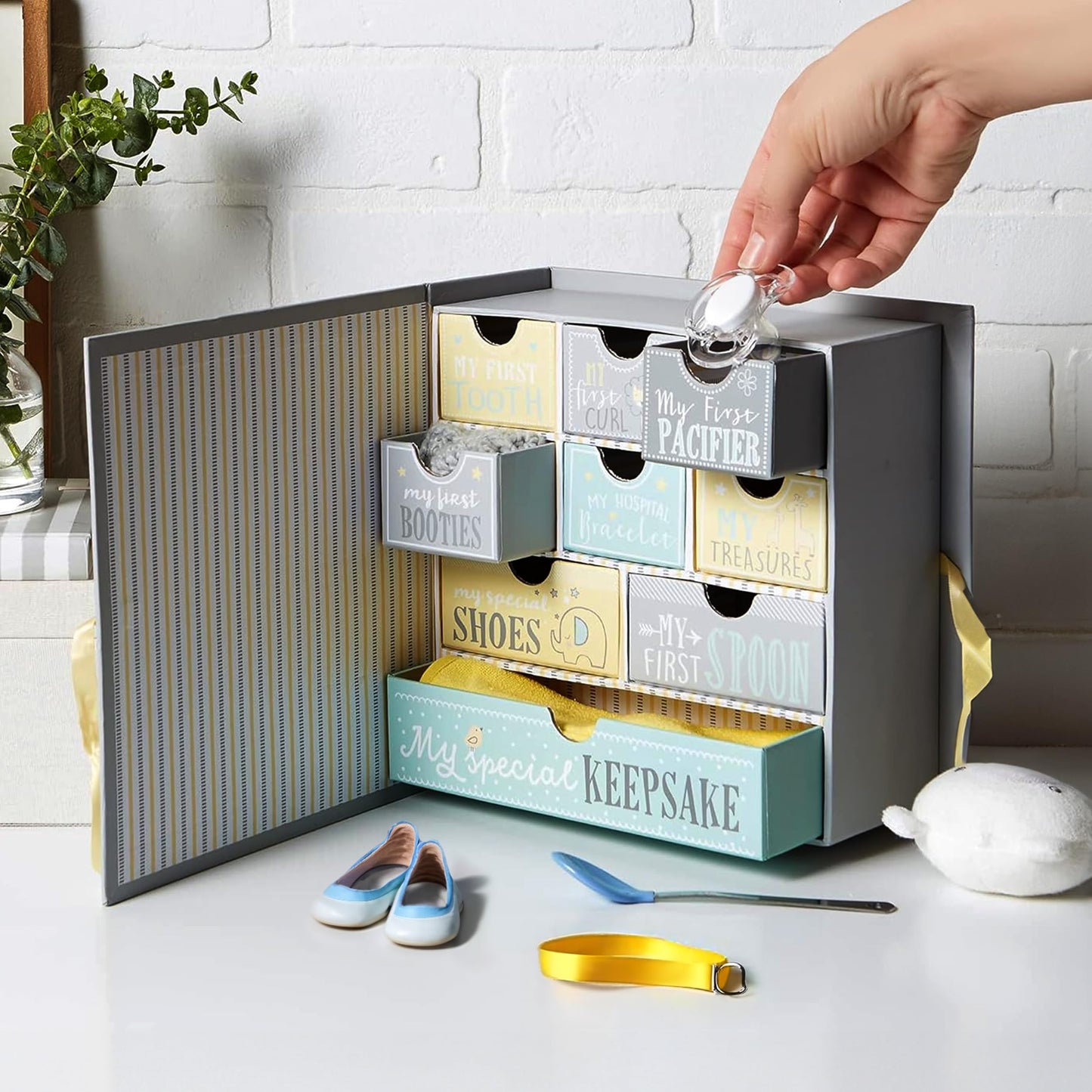 VOTUM Baby Keepsake Box for Treasured Memories, Fairytale - Lightweight, Handcrafted Baby Boxes with 9 Labeled Compartments for First Memories - Gender Neutral Baby Shower Gifts for Girls, Boys