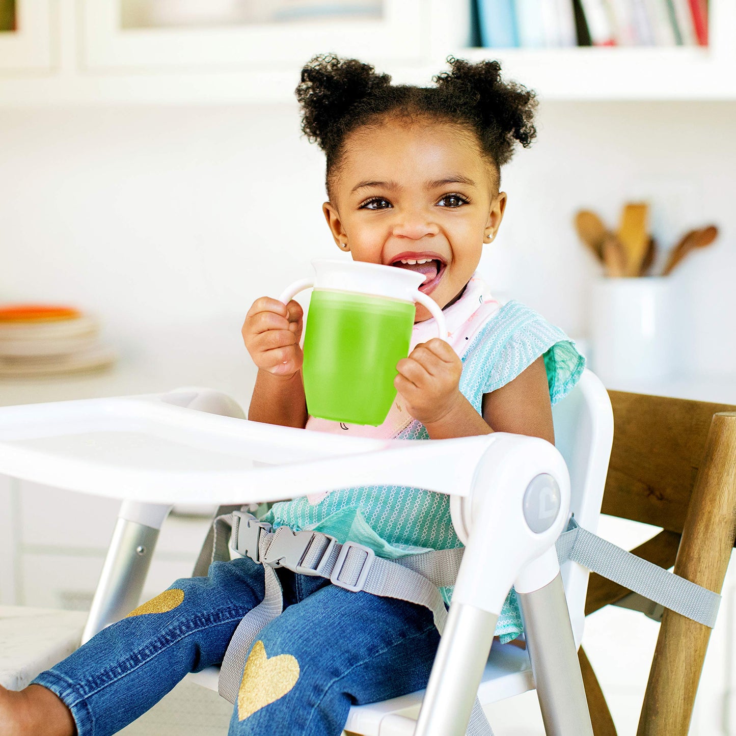 Munchkin Sippy Cup for 6 Month Old and Up, Spill Proof Miracle 360 Toddler Cups with Transition Handles, 7 Ounce, 2 Pack, Blue/Green