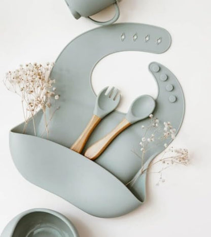 Giggle&Grin Baby Feast Silicone Baby feeding set/Silicone Feeding Bowl/Silicone Bib/Wooden Spoon with Silicone 6-12 Months - White Set with Green Spoon