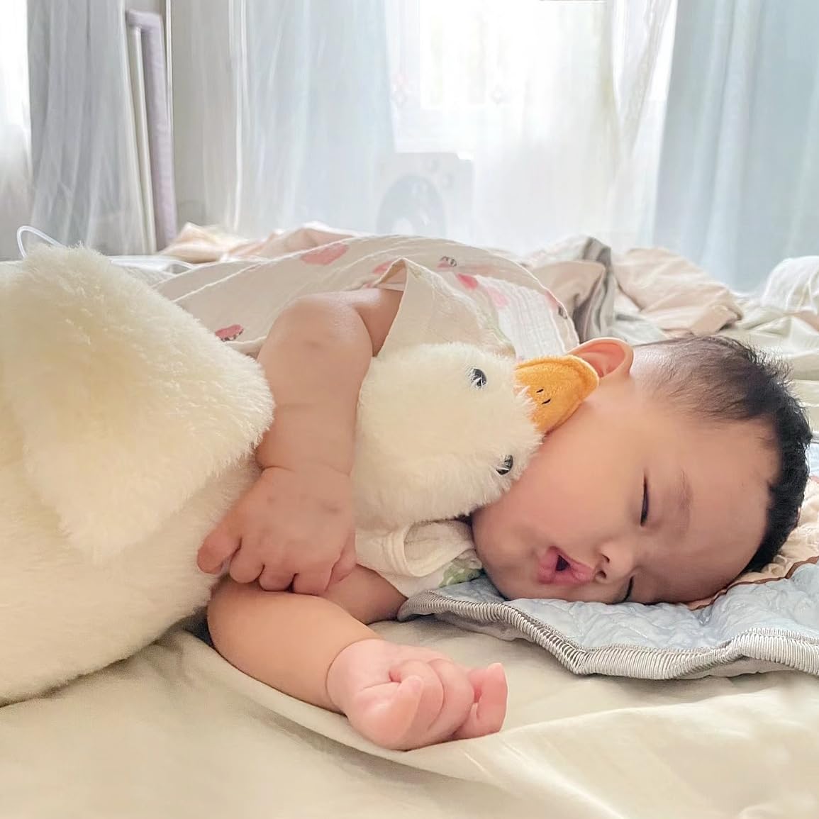 Giant White Goose Plush-75 Inch, Very Huge Body Fat Goose Stuffed Animal, 6 Foot Duck Plush Toys Hugging Pillow Gifts for Everyone (75 in)
