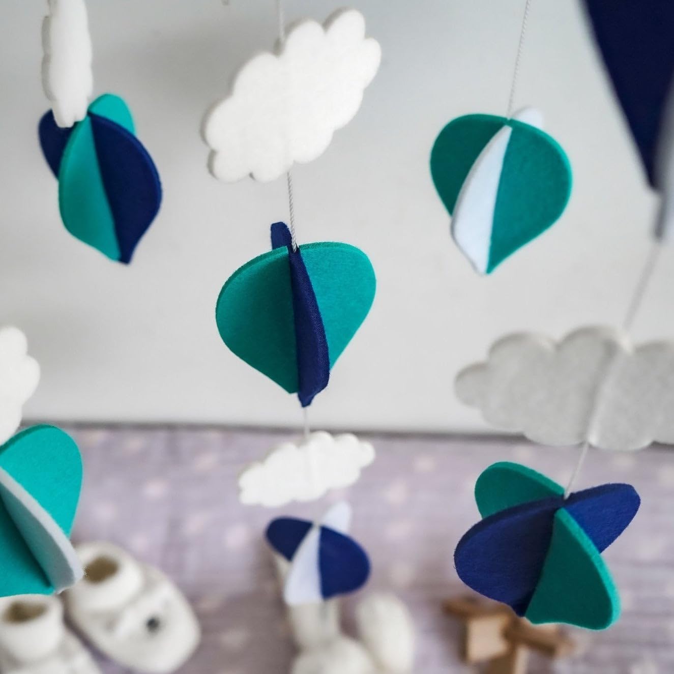 Handmade Baby Crib Mobile | White & Pale Grey | Hot Air Balloons & Clouds | Eco-Friendly Felt & Organic Beech Wood | Gender Neutral Nursery Decor | Simple & Modern Design