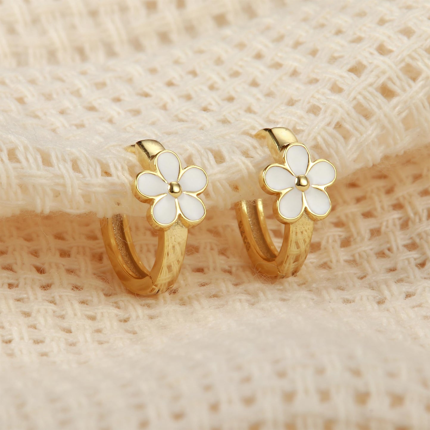MILACOLATO 925 Sterling Silver Small Hoop Earrings Toddler 18K Gold Plated Huggie Hoop Earrings Daisy Flower Hoop Earrings for Women Hypoallergenic Earrings for Sensitive Ears