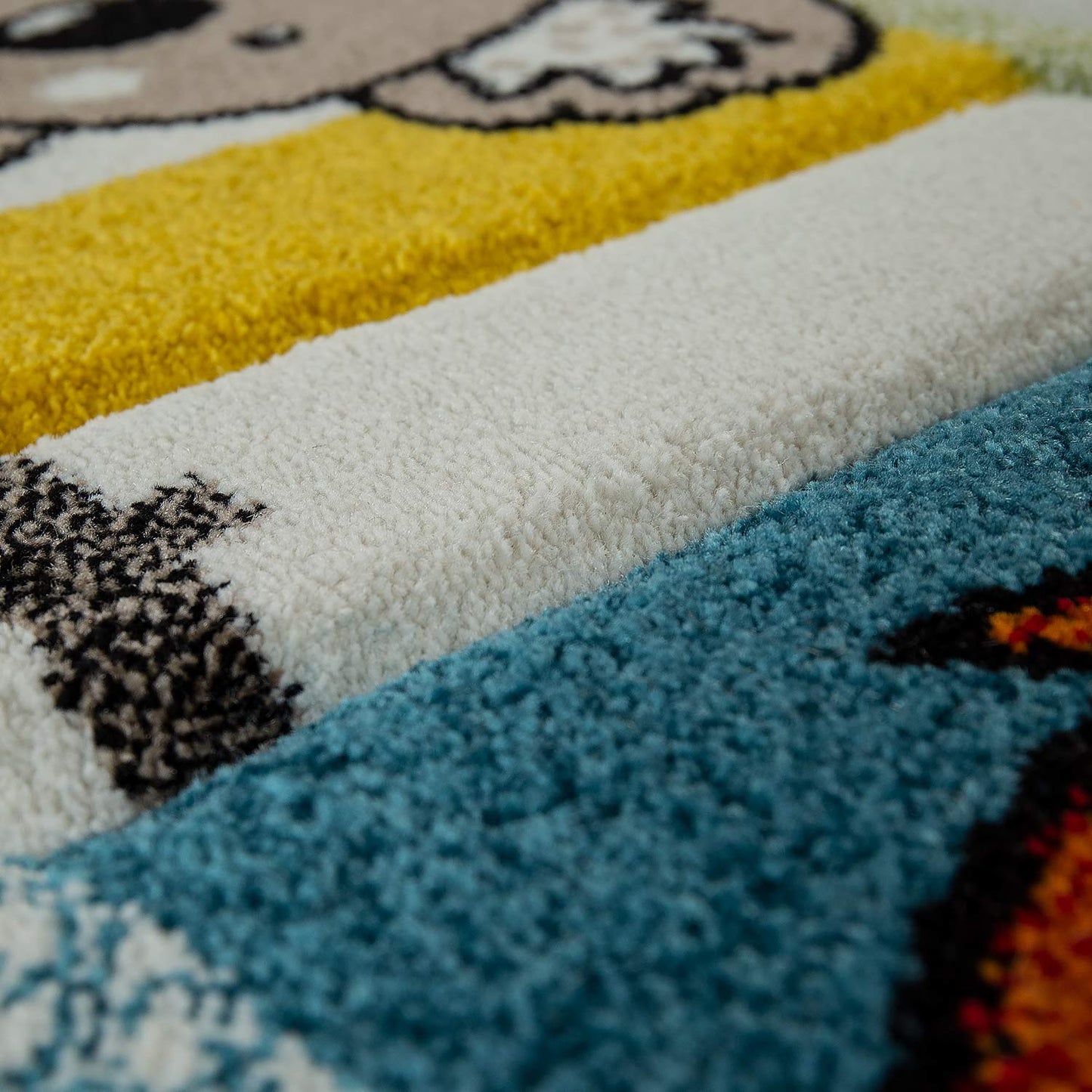 Kids Rug with Cute Animals on a Hot Air Balloon Ride in Pastel, Size: 2'8" x 4'11"