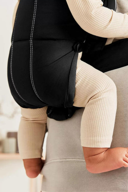 BabyBjörn Baby Carrier Mini, 3D Jersey, Light Beige | Newborn Carrier (7-25 lbs), Ergonomic, Easy-to-Use