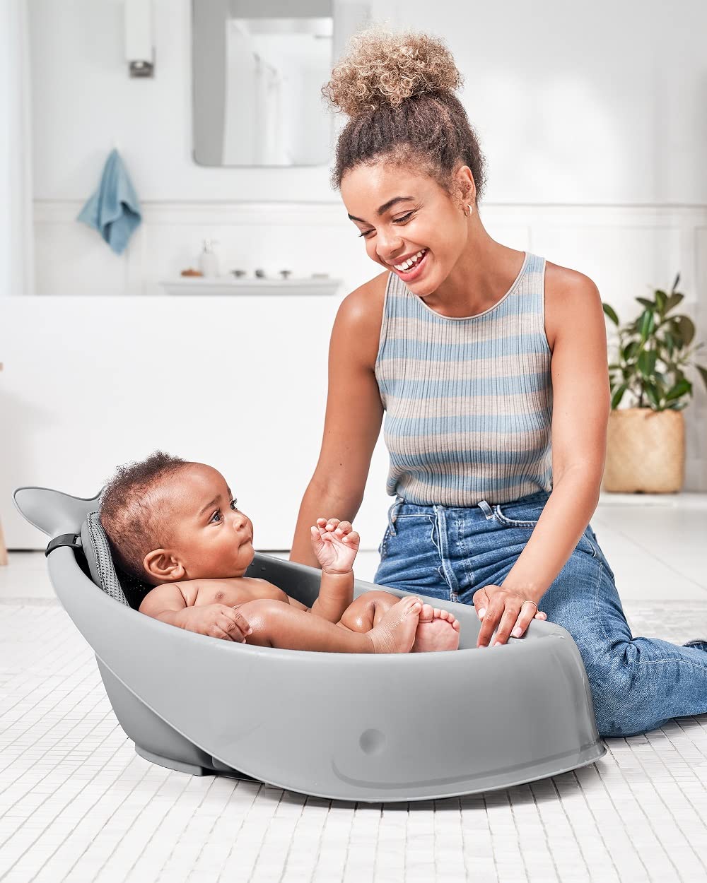 Skip Hop Baby Bath Tub 4-in-1 Grow with Baby Infant to Toddler , White