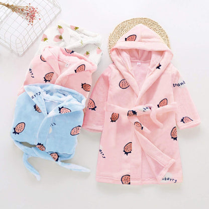 Chamarras de invierno para niños y niñas con estampado de fresa, franela de baño