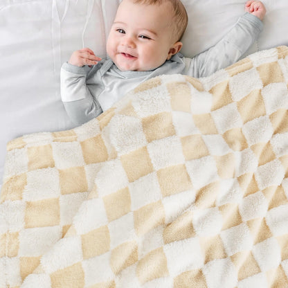 HOMRITAR Checkered Baby Blanket for Boy Girls Ultra Soft Fluffy Fuzzy Toddler Blankets with 3D Chessboard Grid Warmer Comfort Reversible Bed Blanket for Winter 350GSM Black 30 x 40 Inch