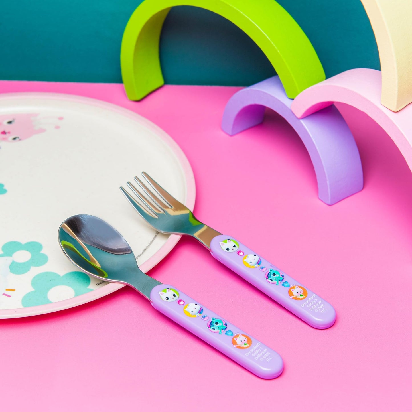 Zak Designs 5-Piece Dinnerware Set, Baby Shark - Durable Plastic & Stainless Steel - Includes Water Bottle, 8-Inch Plate, 6-Inch Bowl, Fork & Spoon - Suitable for Kids Ages 3+