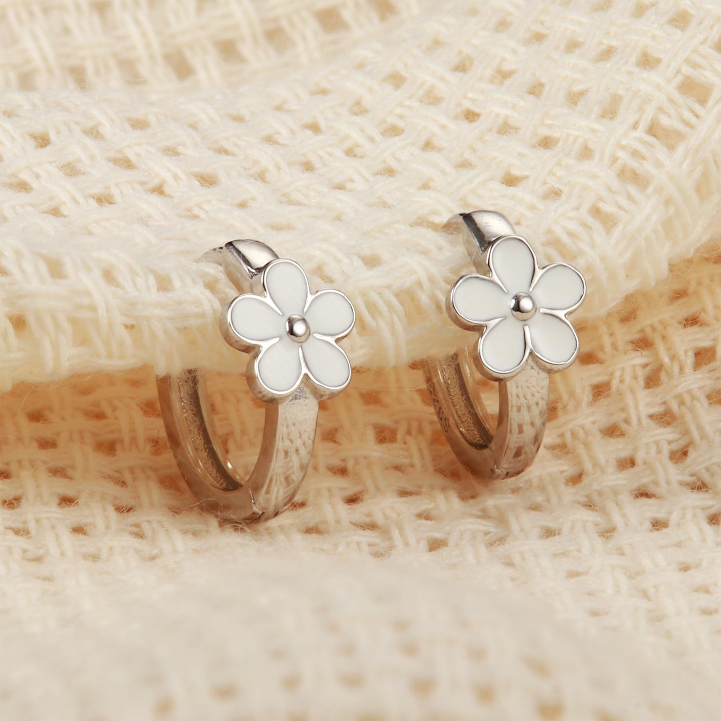 MILACOLATO 925 Sterling Silver Small Hoop Earrings Toddler 18K Gold Plated Huggie Hoop Earrings Daisy Flower Hoop Earrings for Women Hypoallergenic Earrings for Sensitive Ears
