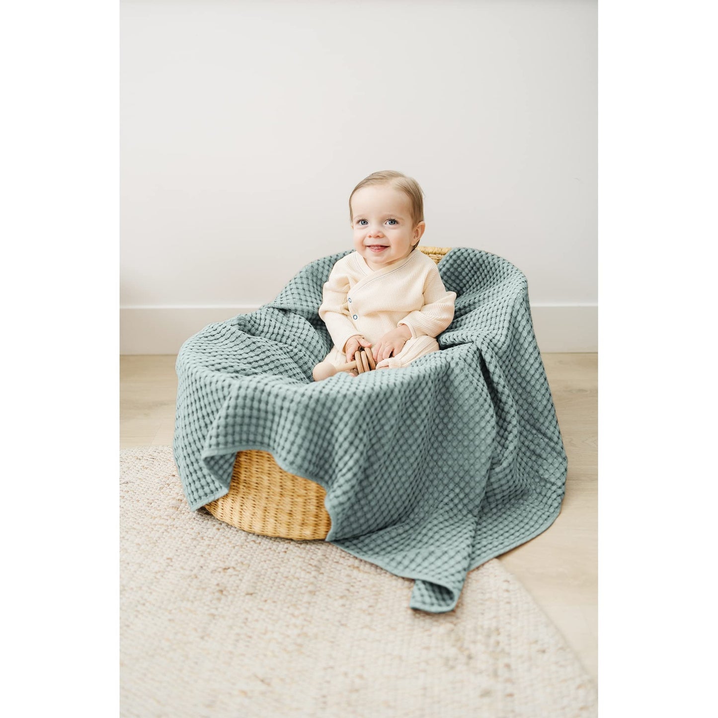 Konssy Waffle Baby Blanket - Soft & Cozy Nursery Swaddle Blanket, Lightweight Toddler Throw for Boys & Girls, Ideal for Wrapping (Oat)
