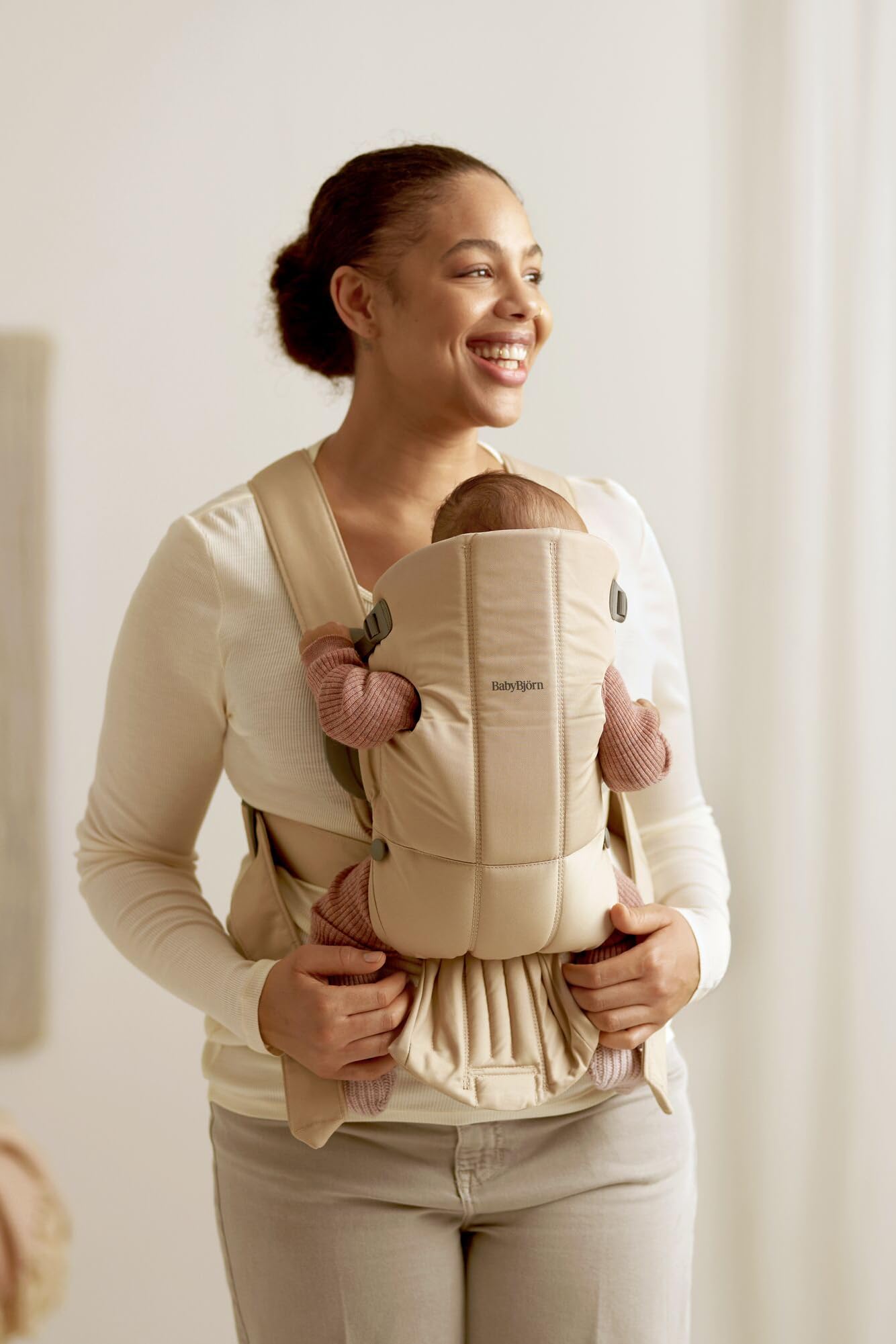 BabyBjörn Baby Carrier Mini, 3D Jersey, Light Beige | Newborn Carrier (7-25 lbs), Ergonomic, Easy-to-Use