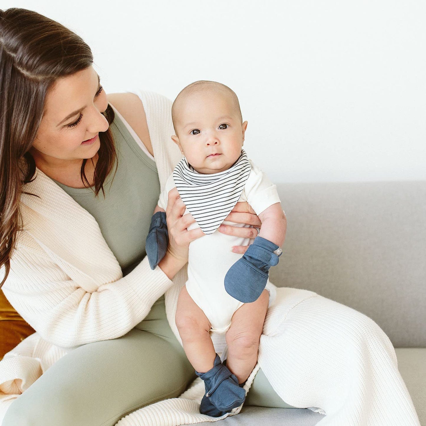 goumikids Viscose Made from Bamboo Cotton Anti-Scratch Soft Stay-On Mitts