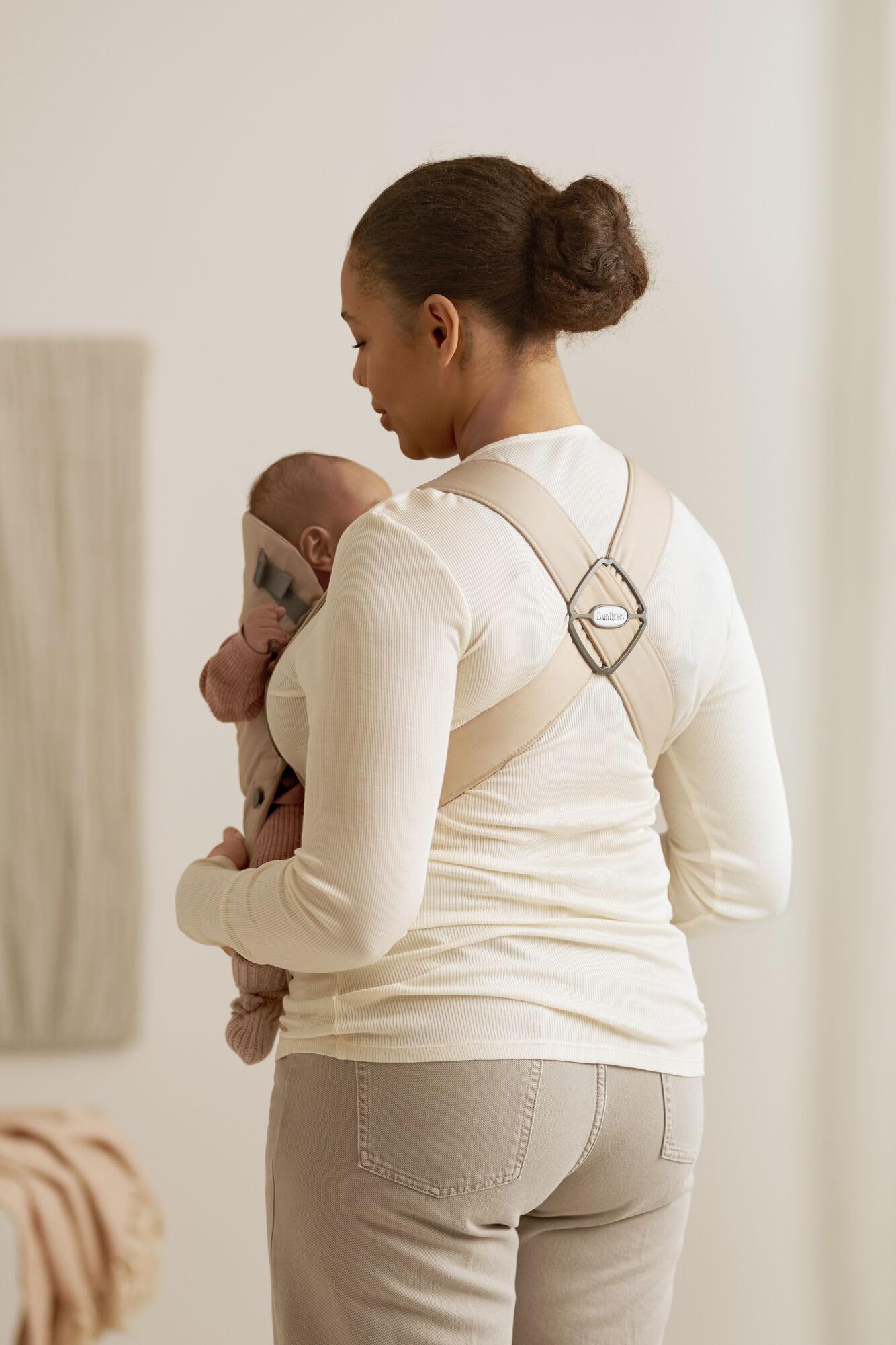 BabyBjörn Baby Carrier Mini, 3D Jersey, Light Beige | Newborn Carrier (7-25 lbs), Ergonomic, Easy-to-Use