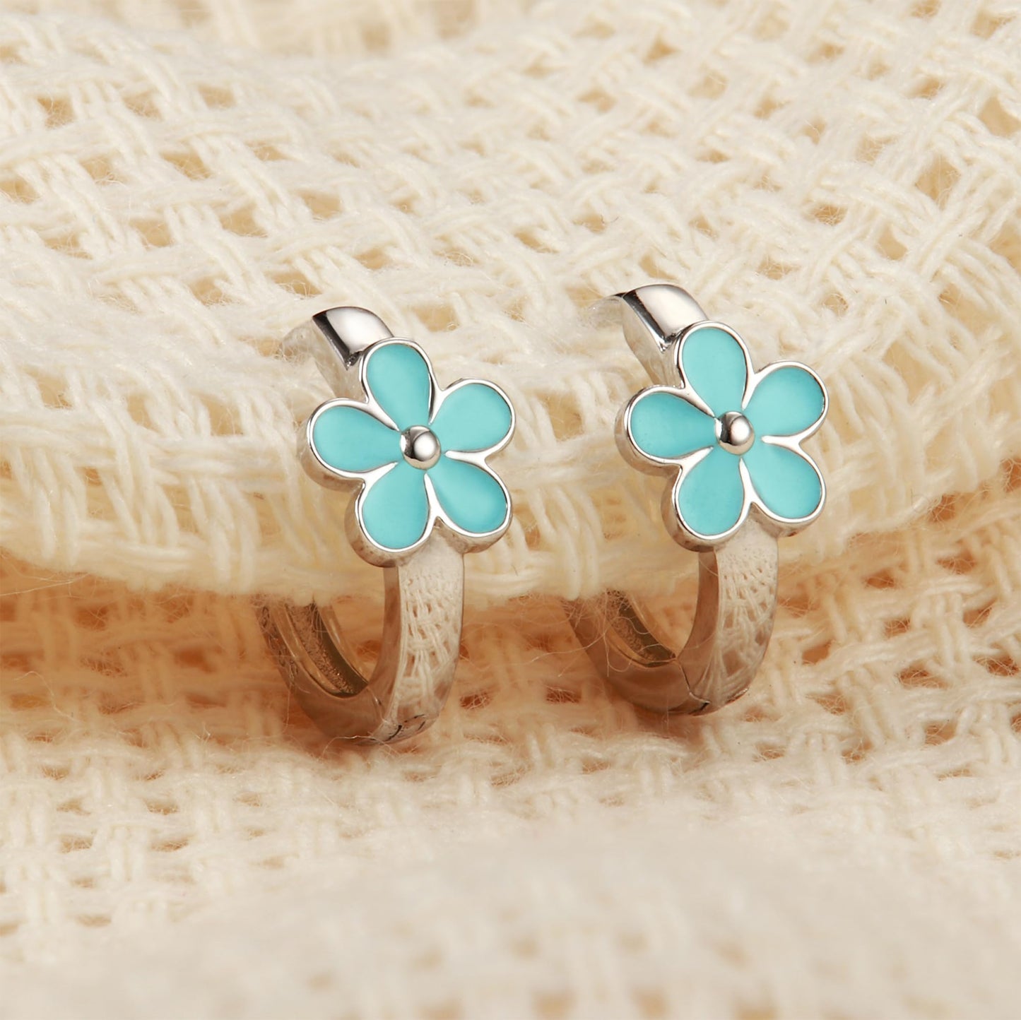 MILACOLATO 925 Sterling Silver Small Hoop Earrings Toddler 18K Gold Plated Huggie Hoop Earrings Daisy Flower Hoop Earrings for Women Hypoallergenic Earrings for Sensitive Ears