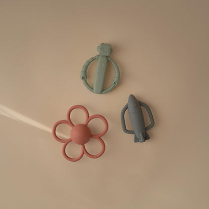 mushie Silicone Baby Daisy Rattle Teether Toy (Dusty Rose)