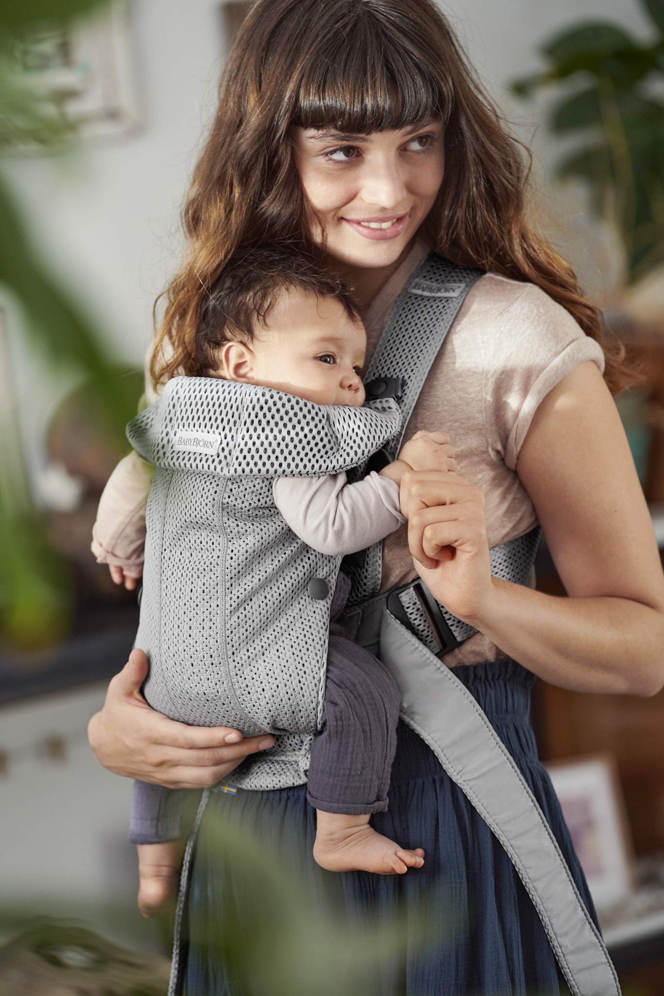 BabyBjörn Baby Carrier Mini, 3D Jersey, Light Beige | Newborn Carrier (7-25 lbs), Ergonomic, Easy-to-Use