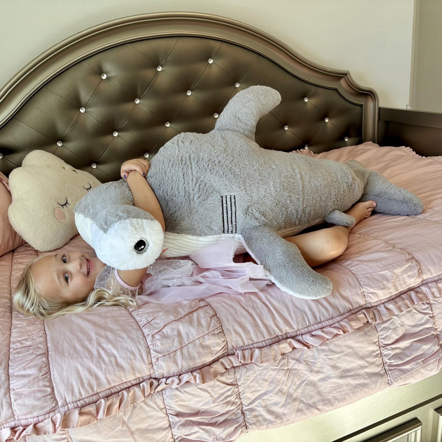 Tezituor 43.3 inch Giant Whale Stuffed Animal, Large Stuffed Whale Plush Ocean Toys, Hugging 4ft Soft Whale Plush Pillow for Girls Boys