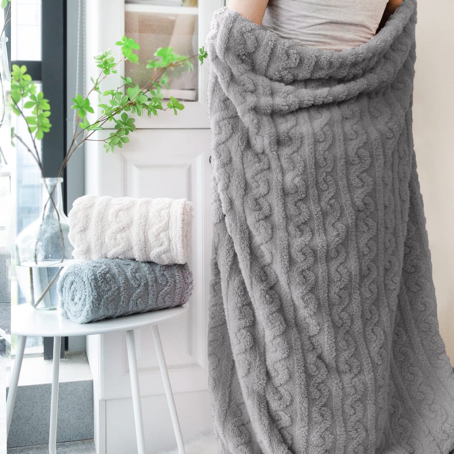 HOMRITAR Baby Blanket for Girls Toddlers 3D Fleece Fluffy Fuzzy Blanket for Baby, Soft Warm Cozy Fleece Blanket, Infant or Newborn Receiving Blanket 330GSM (30 x 40 Inch, Pink)