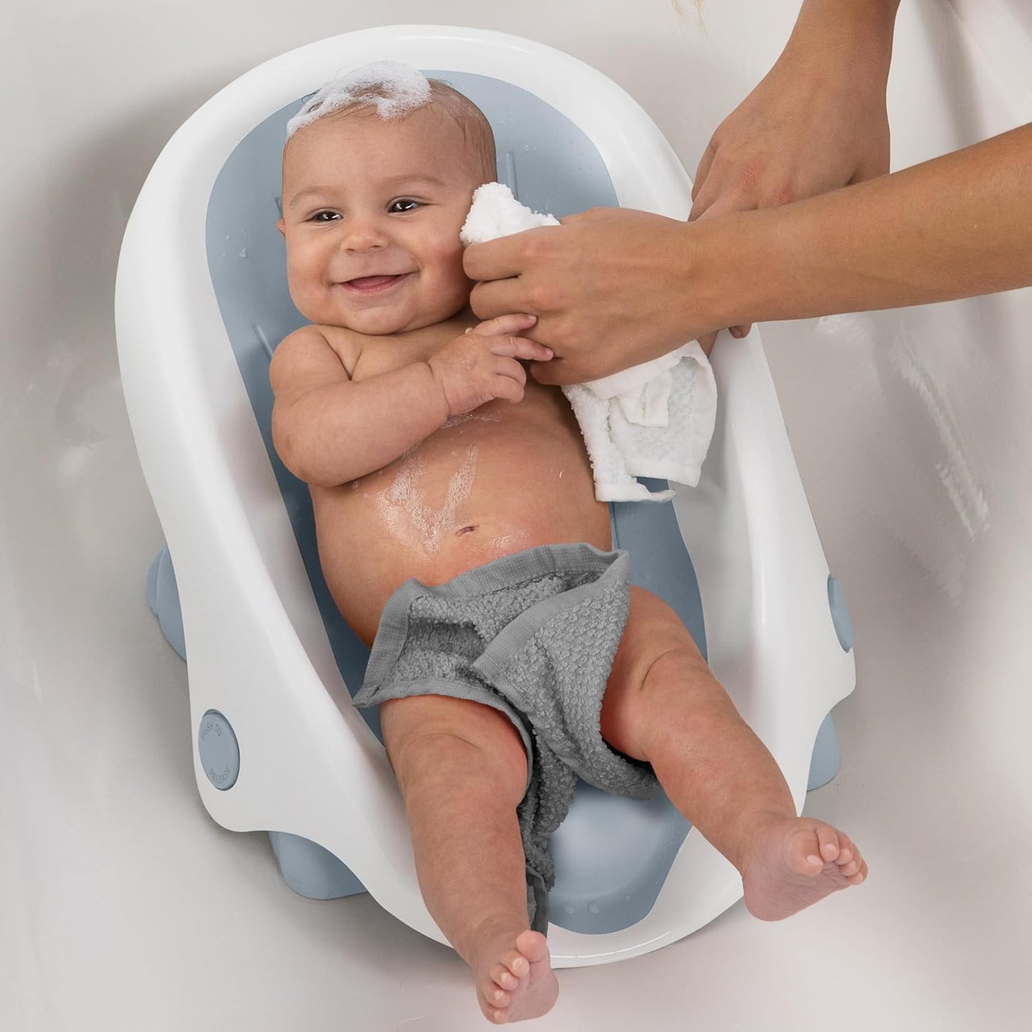 Summer Infant Clean Rinse Baby Bath Seat, Soft Support for Use on the Counter, Sink, or Bathtub, 3 Reclining Positions, Quick-Dry, Use from Birth to Sitting Up - Gray