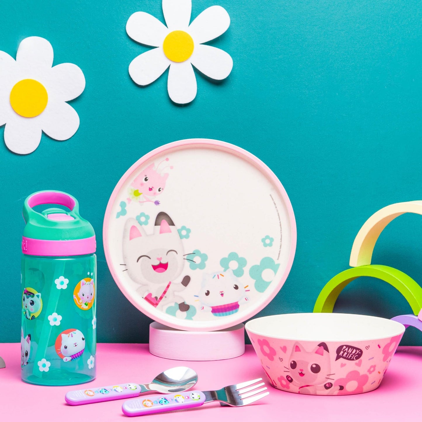 Zak Designs 5-Piece Dinnerware Set, Baby Shark - Durable Plastic & Stainless Steel - Includes Water Bottle, 8-Inch Plate, 6-Inch Bowl, Fork & Spoon - Suitable for Kids Ages 3+