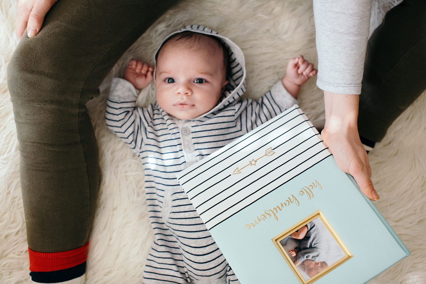 Pearhead Hello Baby First 5 Years Memory Book, Baby Girl Keepsake for New and Expectant Parents, Pregnancy And Milestone Journal, Pink