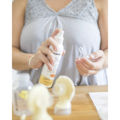 Medela Quick Clean Breast Pump and Accessory Sanitizer Spray Safe No Rinse Breastpump Sterilizer Eliminates 99.9 of Common Bacteria and Germs 8 Fluid Ounces, Clear