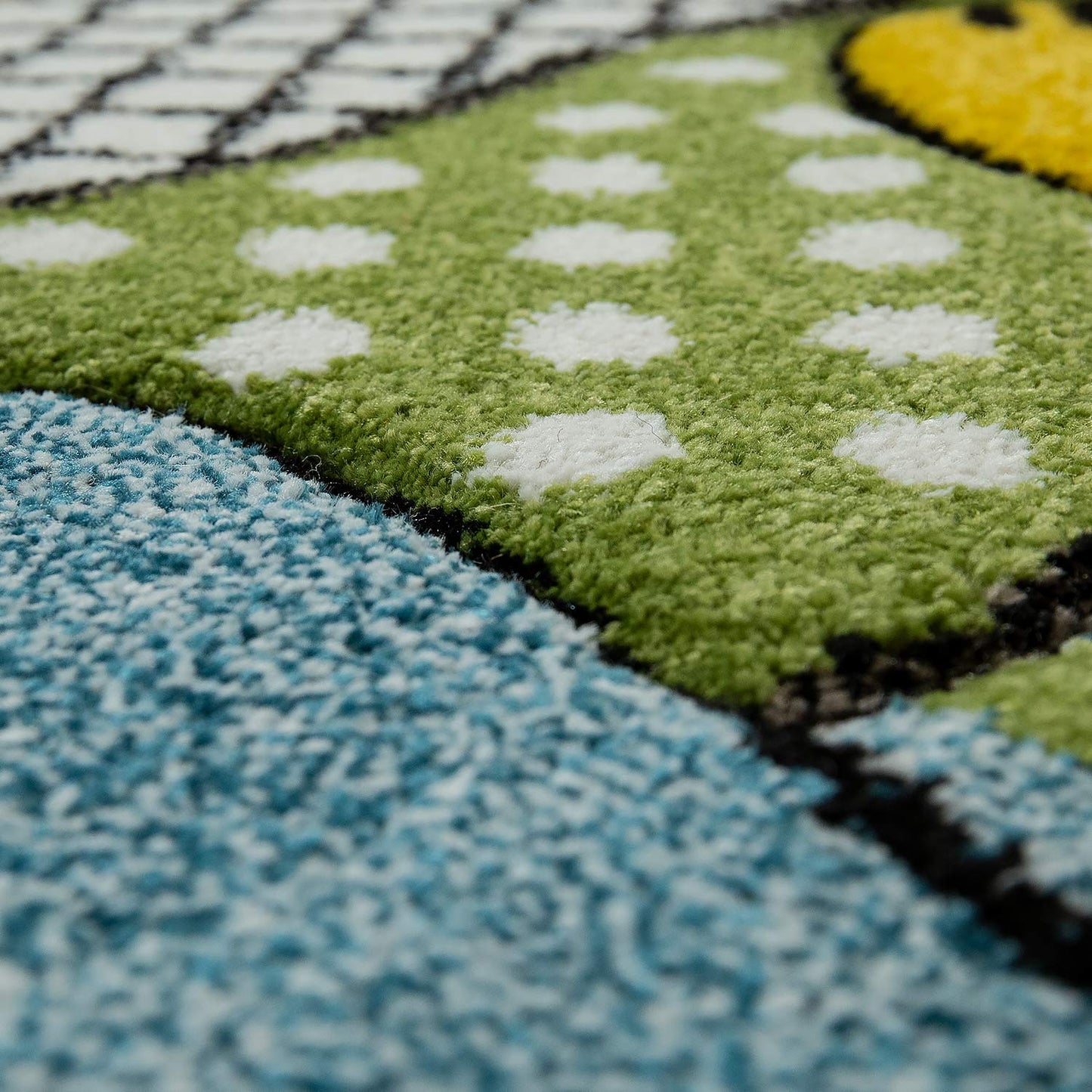Kids Rug with Cute Animals on a Hot Air Balloon Ride in Pastel, Size: 2'8" x 4'11"