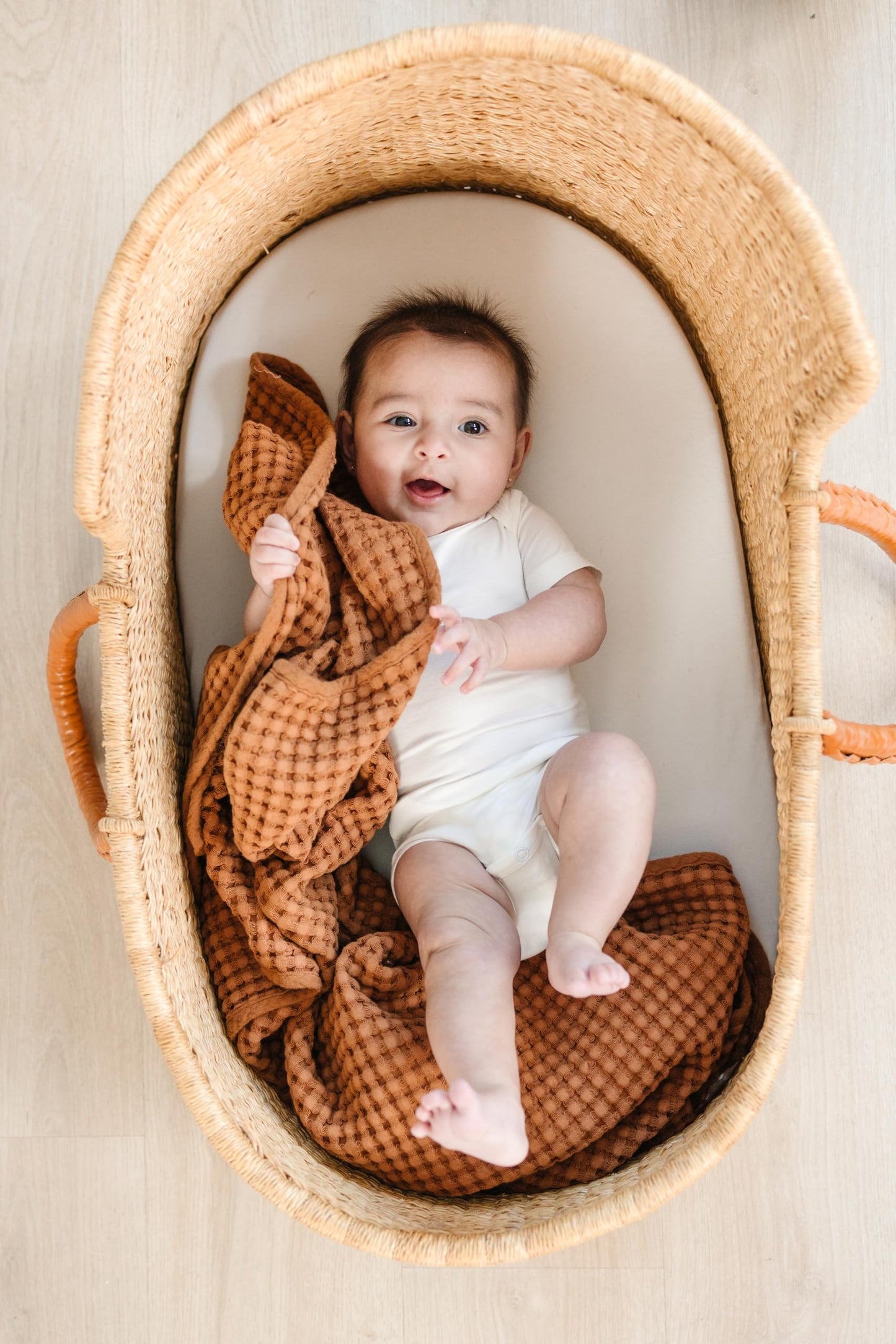 Konssy Waffle Baby Blanket - Soft & Cozy Nursery Swaddle Blanket, Lightweight Toddler Throw for Boys & Girls, Ideal for Wrapping (Oat)