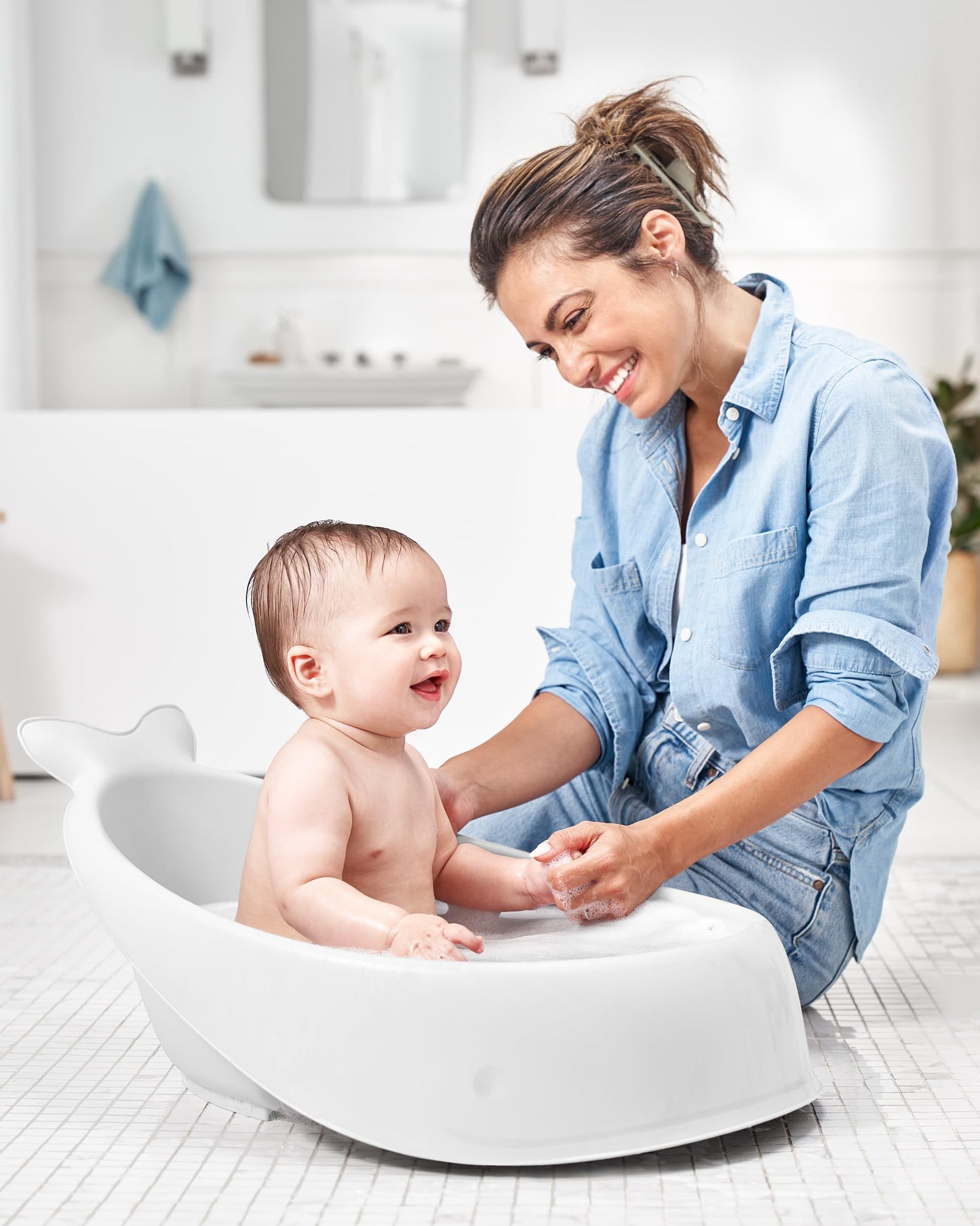 Skip Hop Baby Bath Tub 4-in-1 Grow with Baby Infant to Toddler , White