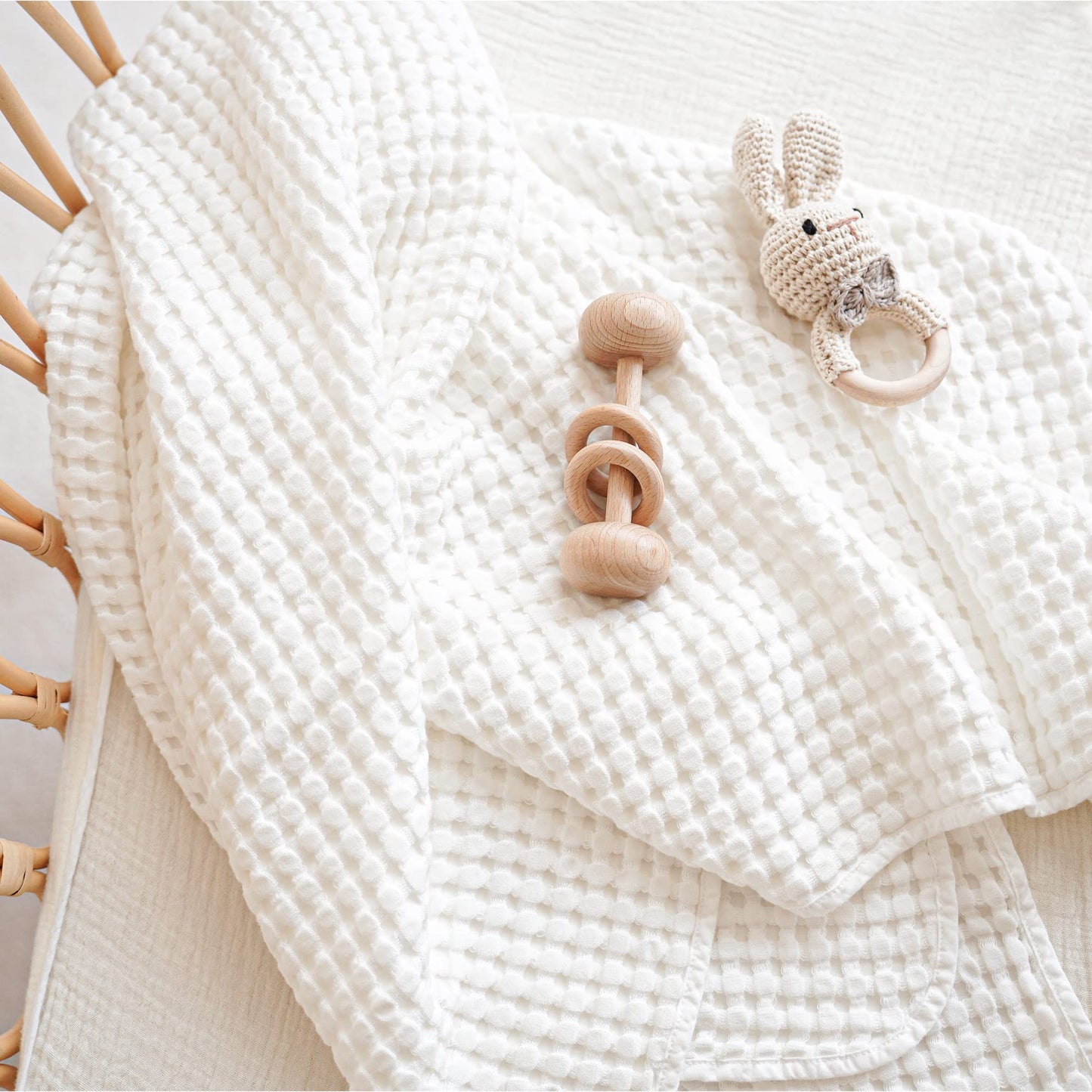 Konssy Waffle Baby Blanket - Soft & Cozy Nursery Swaddle Blanket, Lightweight Toddler Throw for Boys & Girls, Ideal for Wrapping (Oat)