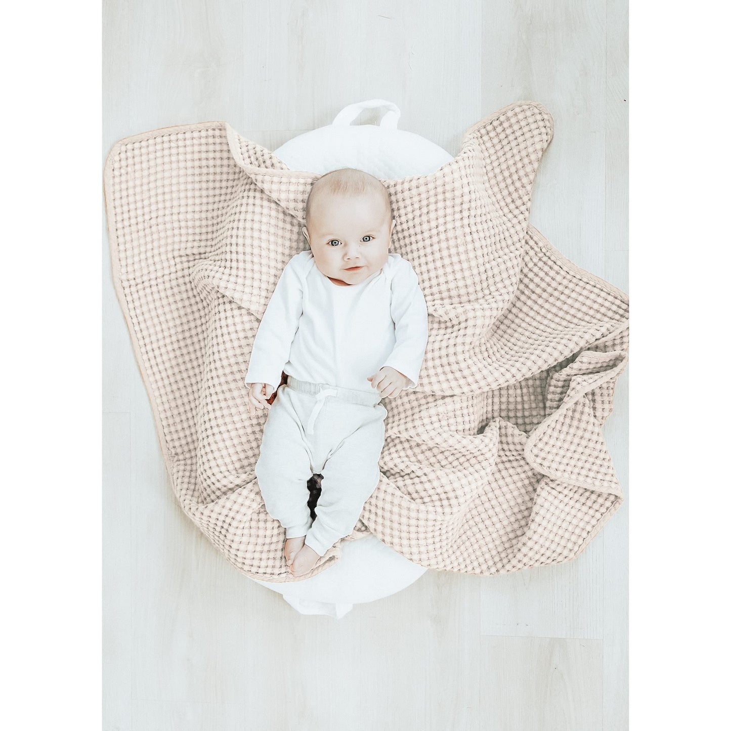 Konssy Waffle Baby Blanket - Soft & Cozy Nursery Swaddle Blanket, Lightweight Toddler Throw for Boys & Girls, Ideal for Wrapping (Oat)