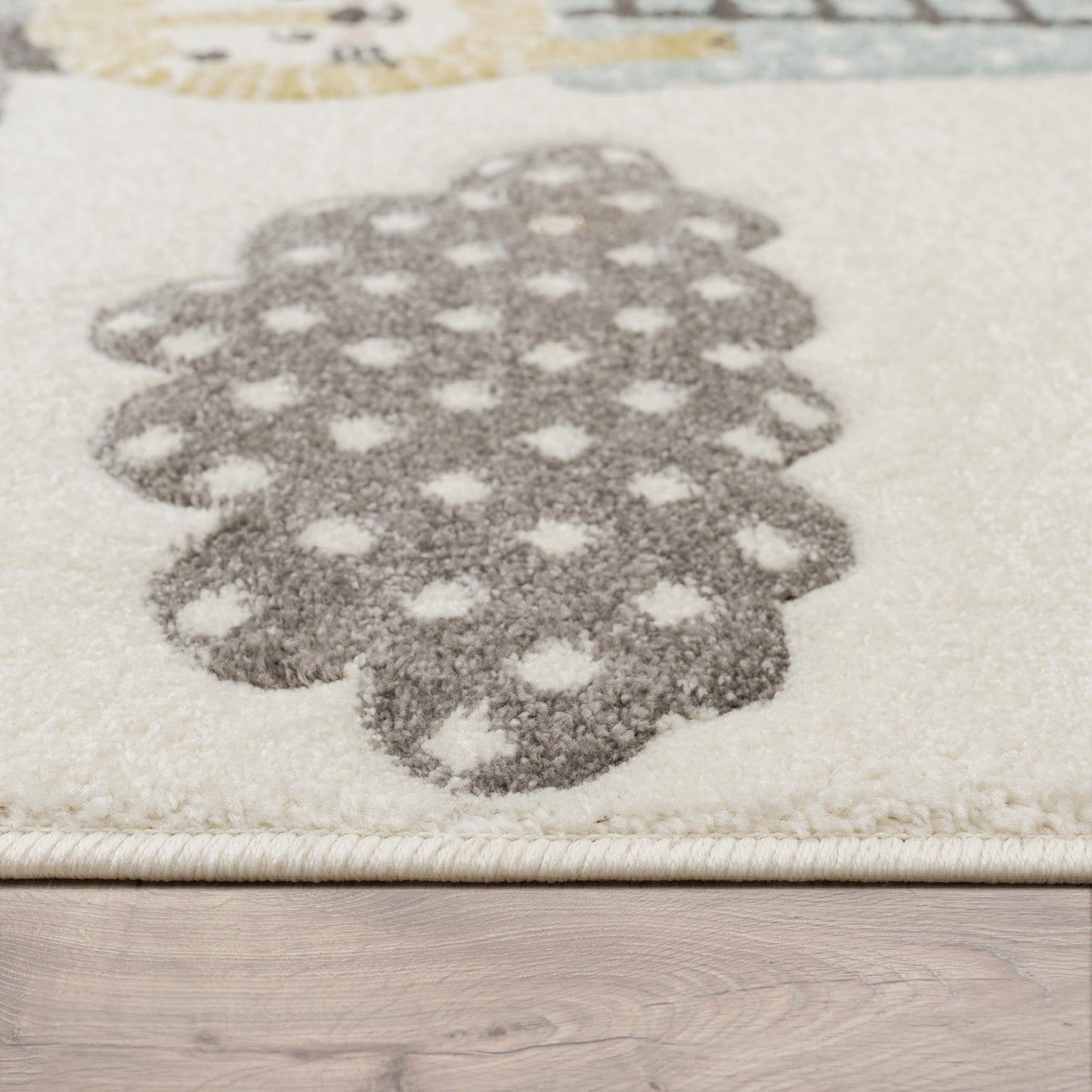 Kids Rug with Cute Animals on a Hot Air Balloon Ride in Pastel, Size: 2'8" x 4'11"