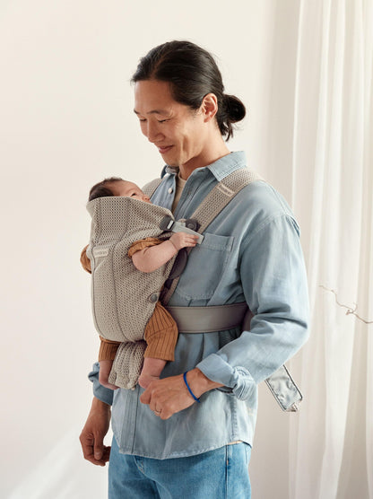 BabyBjörn Baby Carrier Mini, 3D Jersey, Light Beige | Newborn Carrier (7-25 lbs), Ergonomic, Easy-to-Use