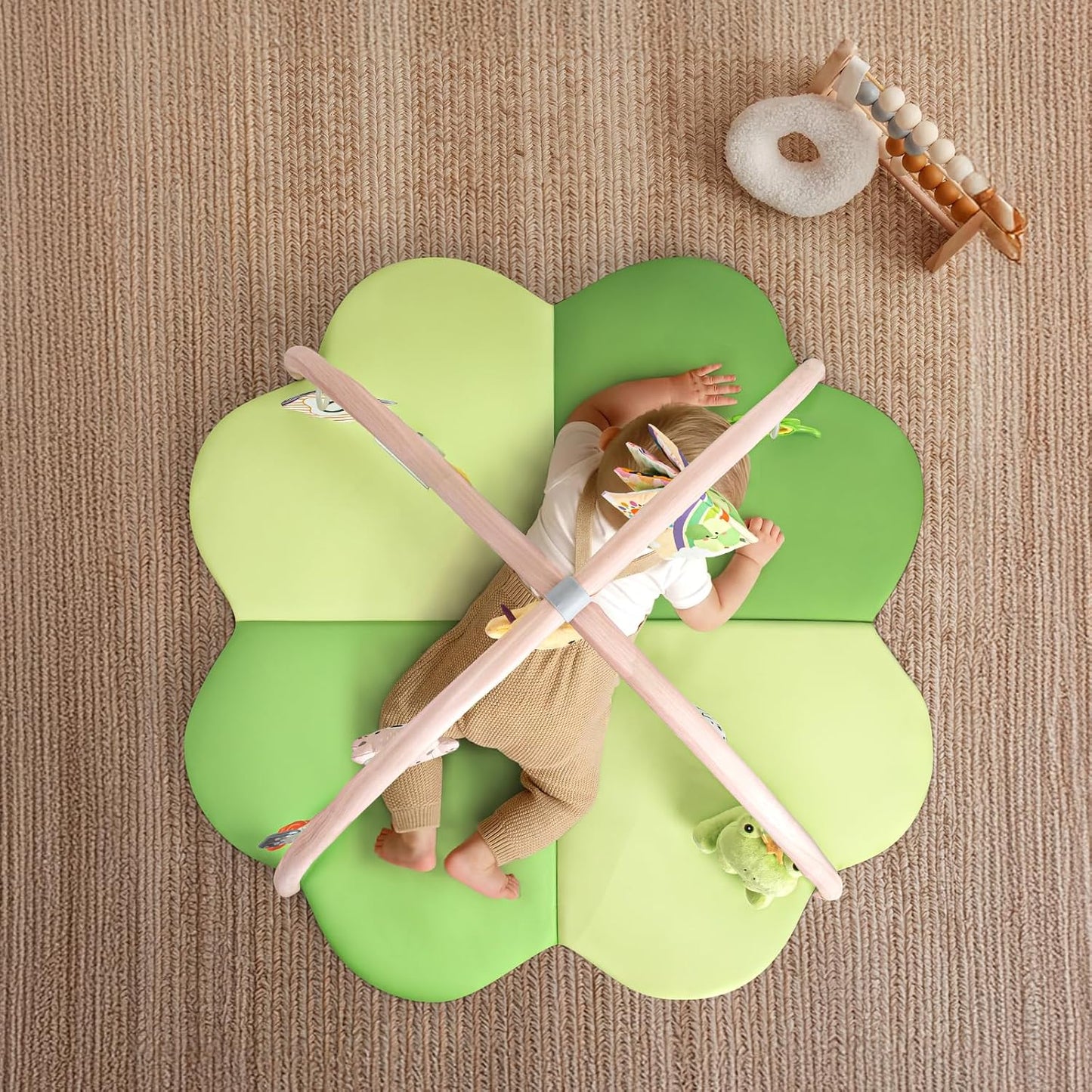 Baby Play Mat, Tummy Time Mat for Sensory Development, 4-Leaf Clover Baby Play Mat & Gym with 9 Detachable Toys, Portable & Easy to Clean, 0-9+ Months