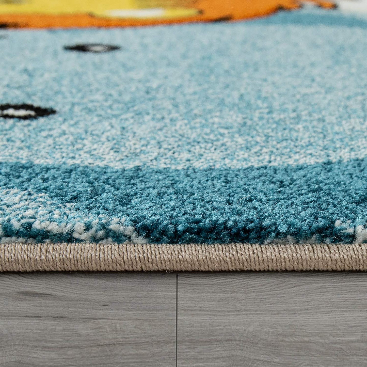 Kids Rug with Cute Animals on a Hot Air Balloon Ride in Pastel, Size: 2'8" x 4'11"