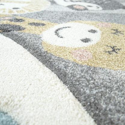 Kids Rug with Cute Animals on a Hot Air Balloon Ride in Pastel, Size: 2'8" x 4'11"